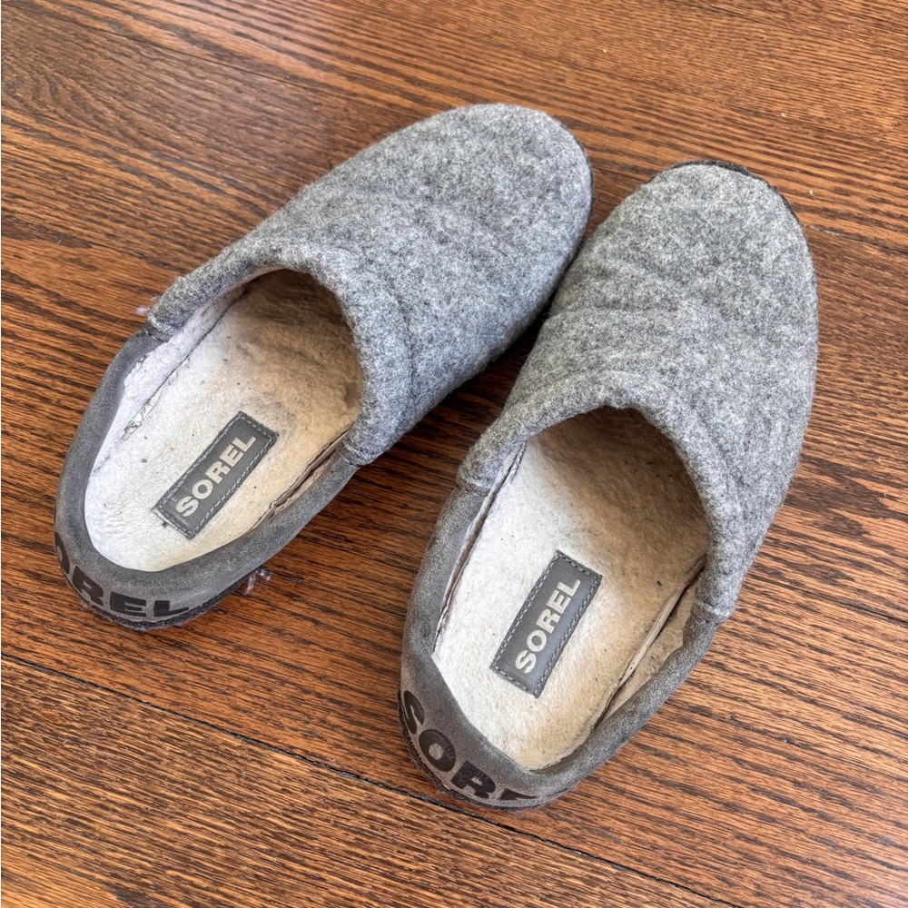 Sorel wool clog slippers size 8 women’s